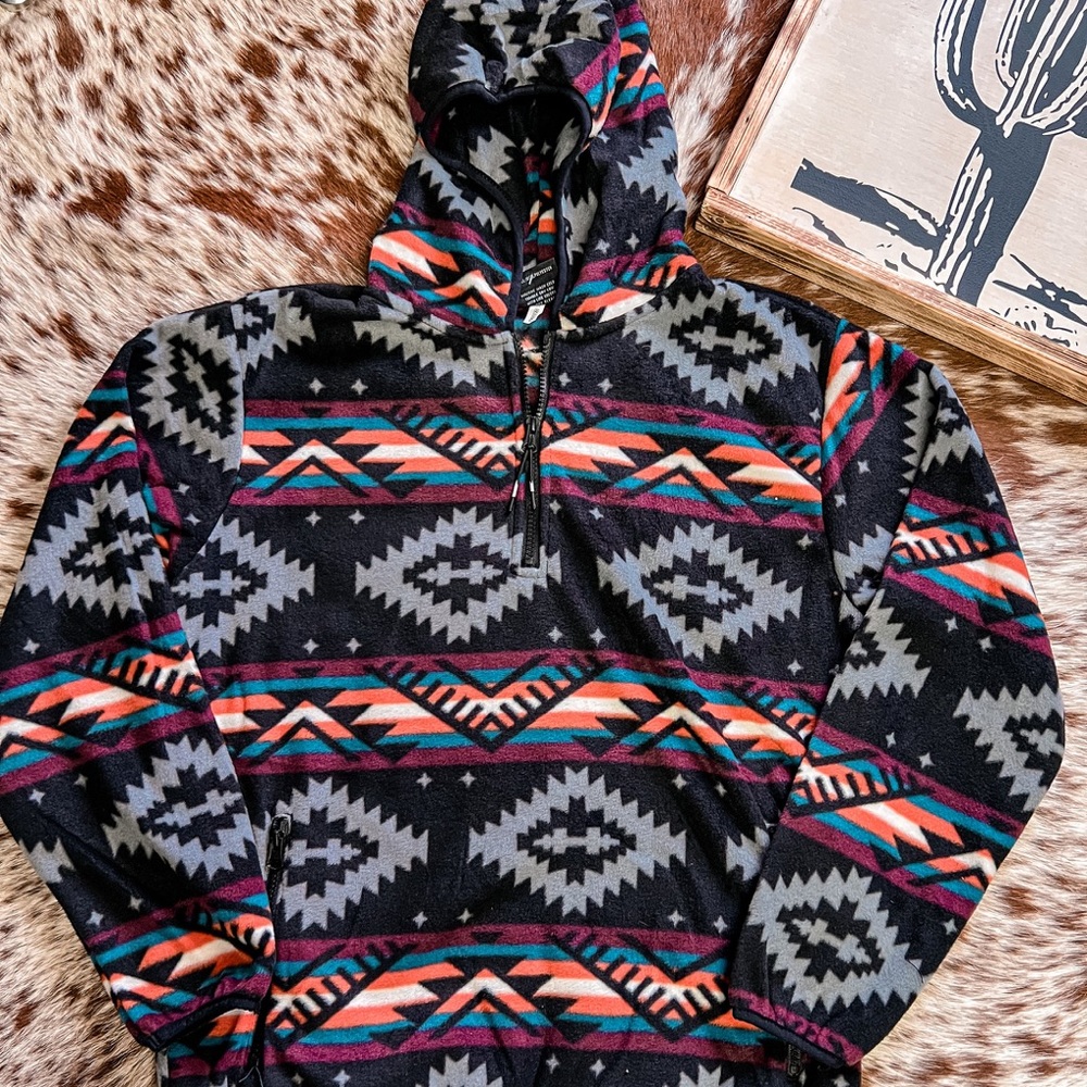 Lightweight fleece hooded pullover